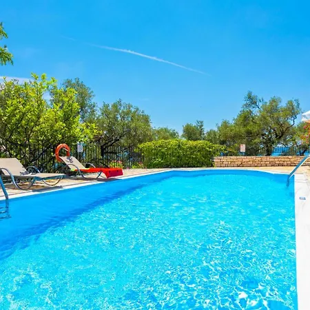 Youla Nisaki (Corfu)